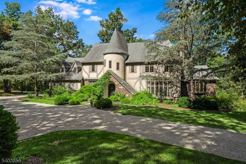 101 Sunnybranch Rd, Far Hills Boro, NJ 07931