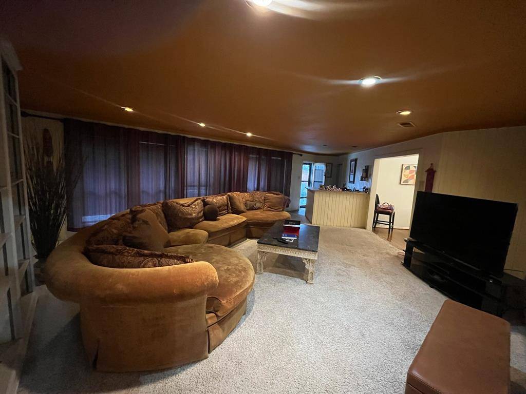 13001 Harkness, Dallas, TX 75243