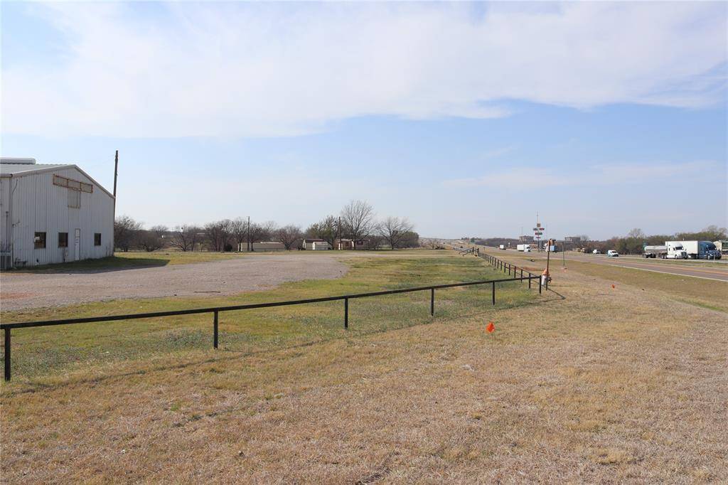 604 US Highway 287 S, Henrietta, TX 76365