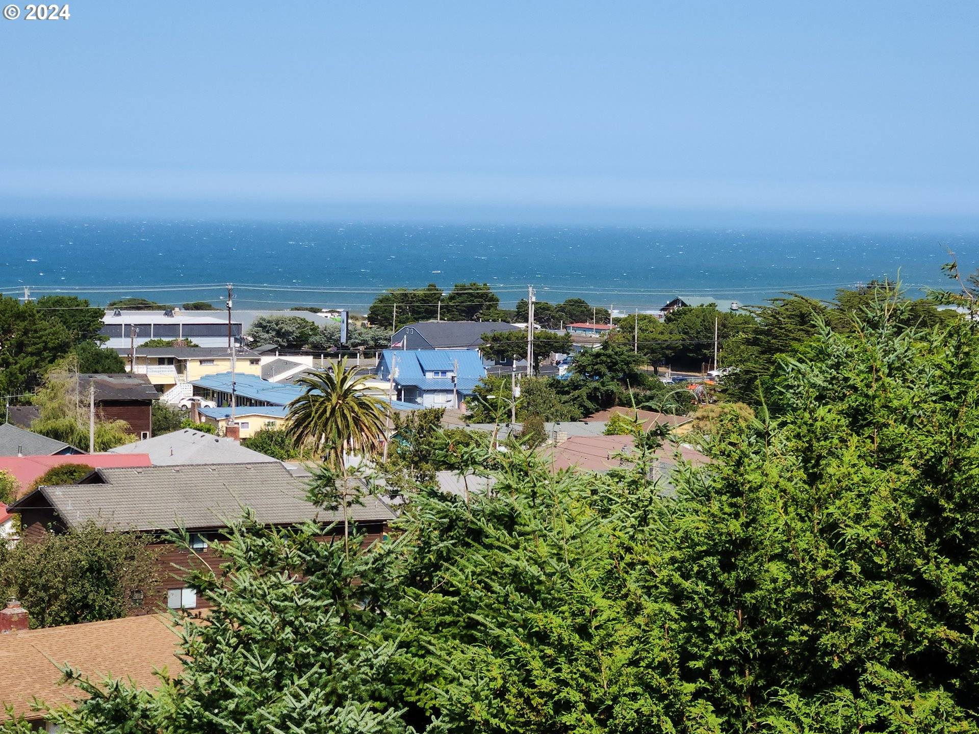 94244 10TH ST, Gold Beach, OR 97444