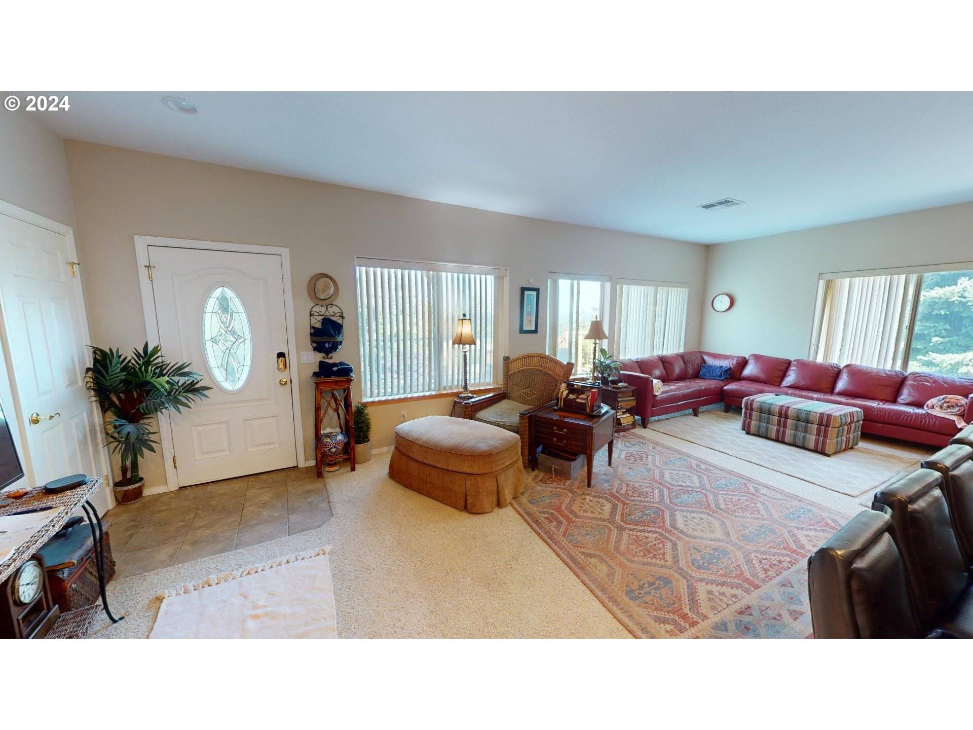 94244 10TH ST, Gold Beach, OR 97444