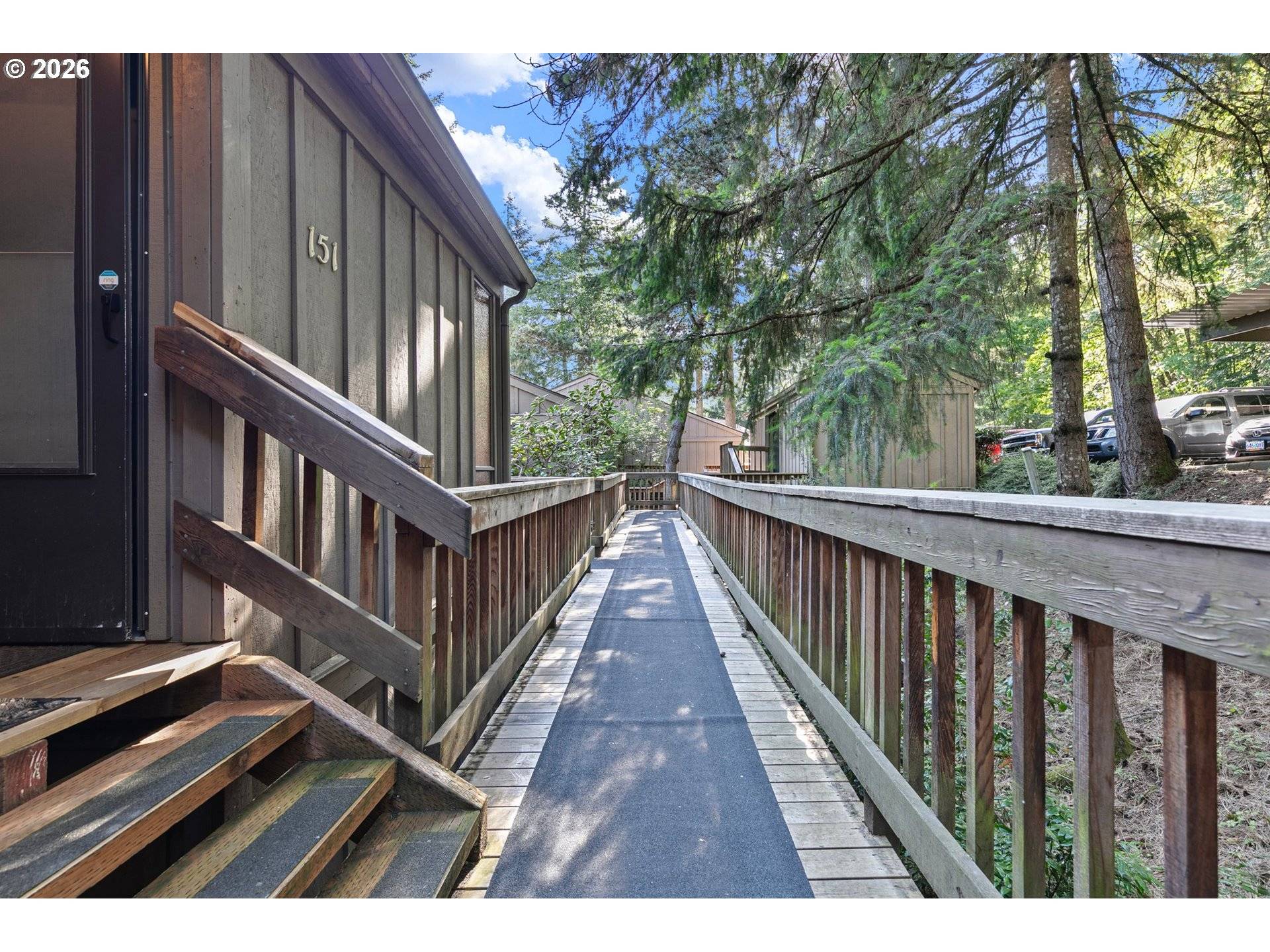 151 TREEHILL LOOP, Eugene, OR 97405