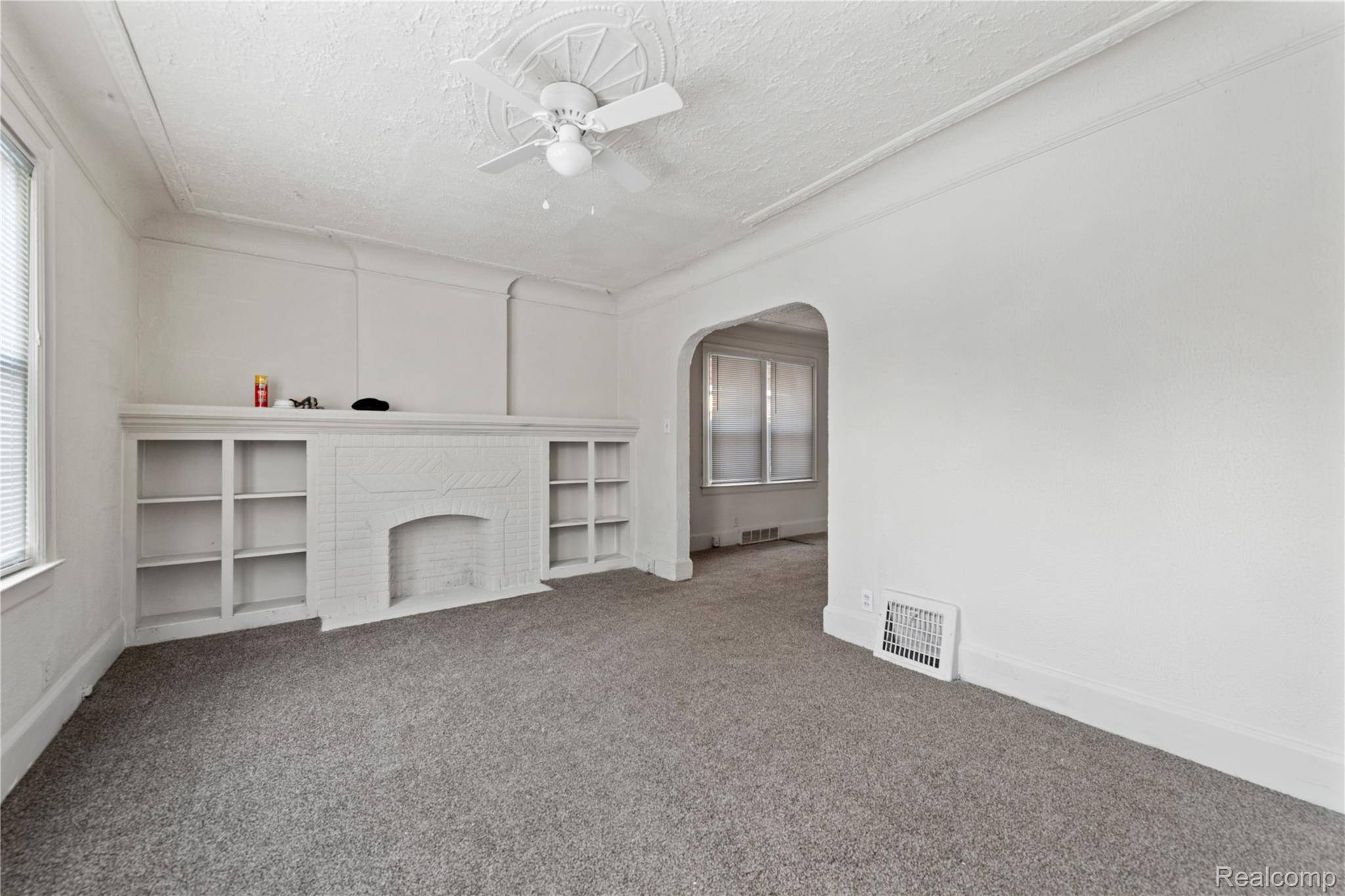 5569 Drexel ST, Detroit, MI 48213