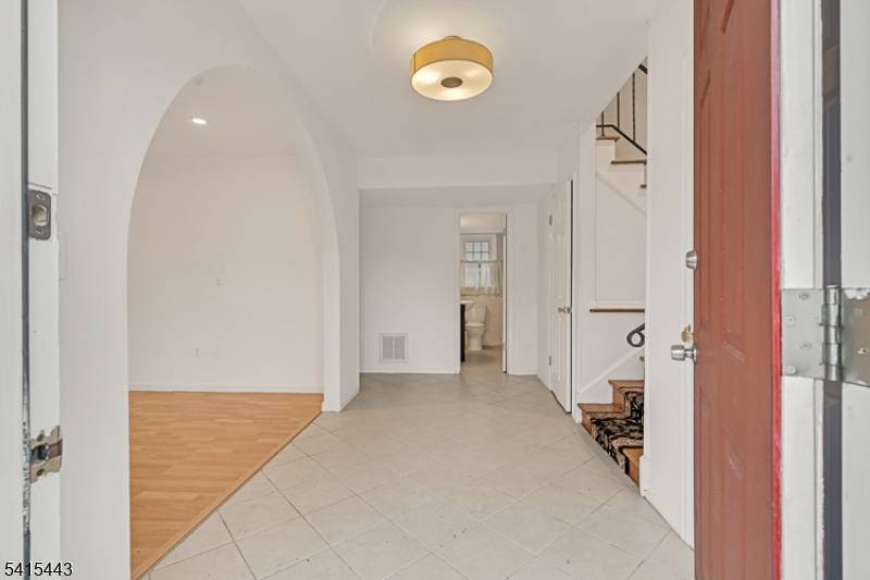 1035 Hillside Dr, North Brunswick Twp., NJ 08902