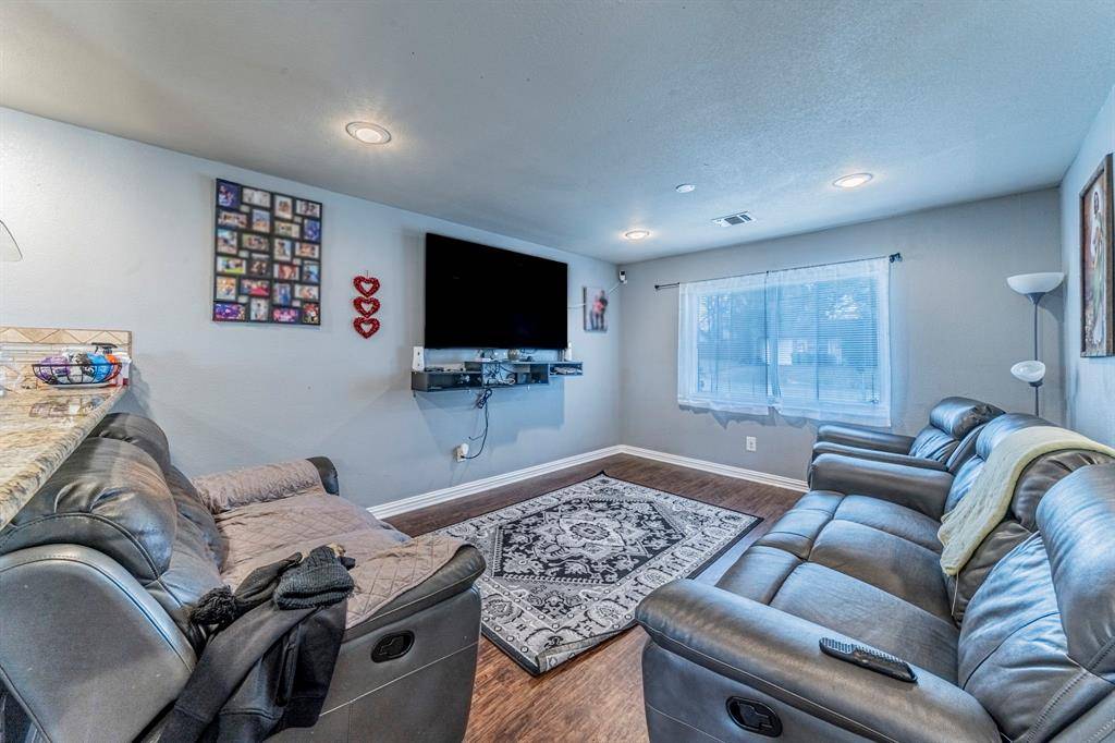 504 Lynda Lane, Arlington, TX 76010