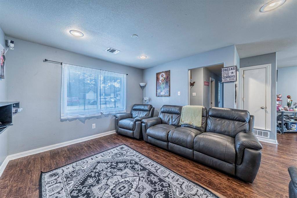 504 Lynda Lane, Arlington, TX 76010