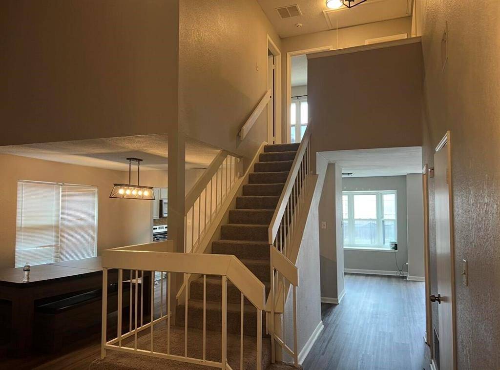 2462 Claremont Drive, Grand Prairie, TX 75052