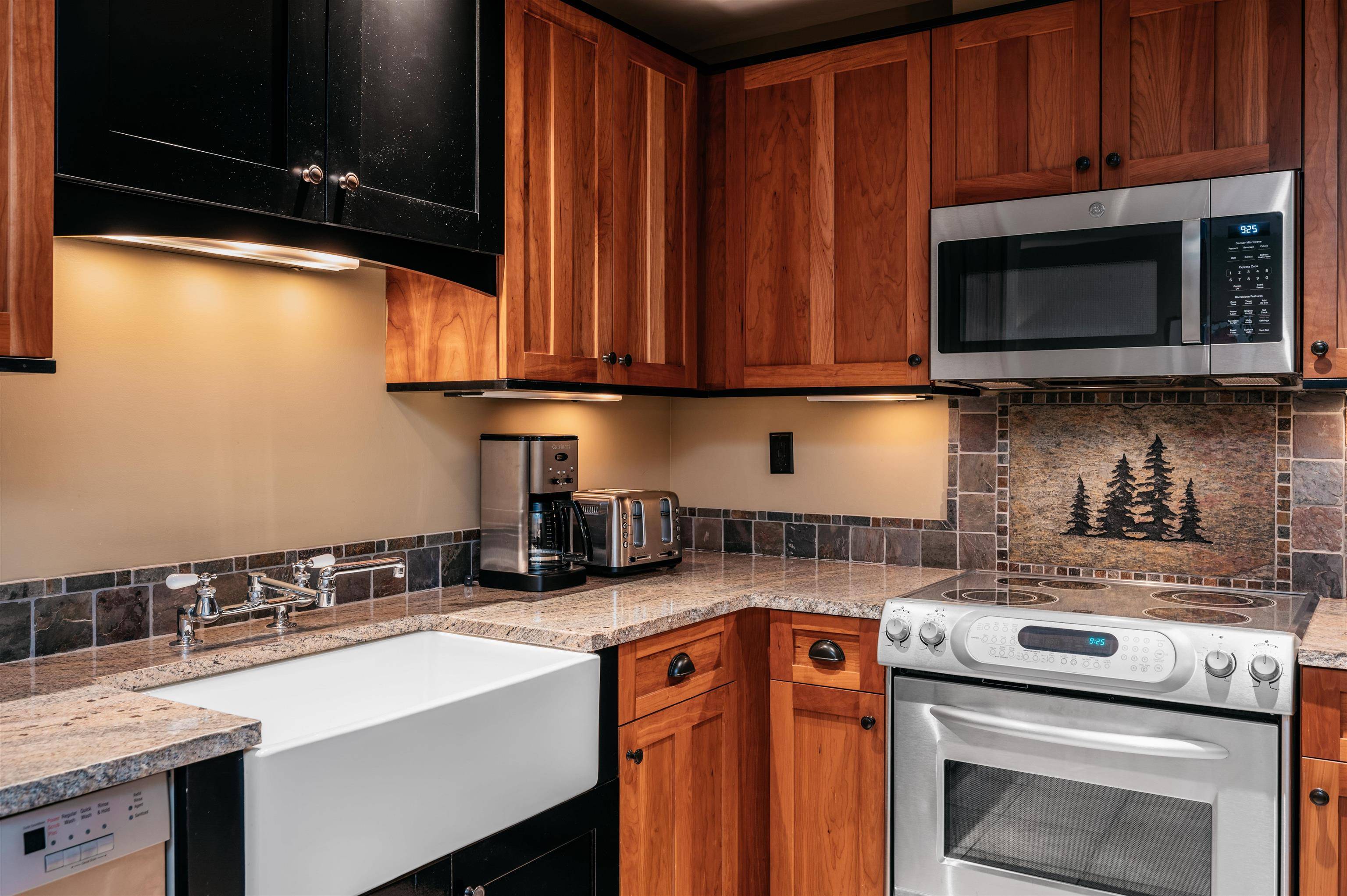 2035 N US-31 N, East Bay Twp, MI 49686