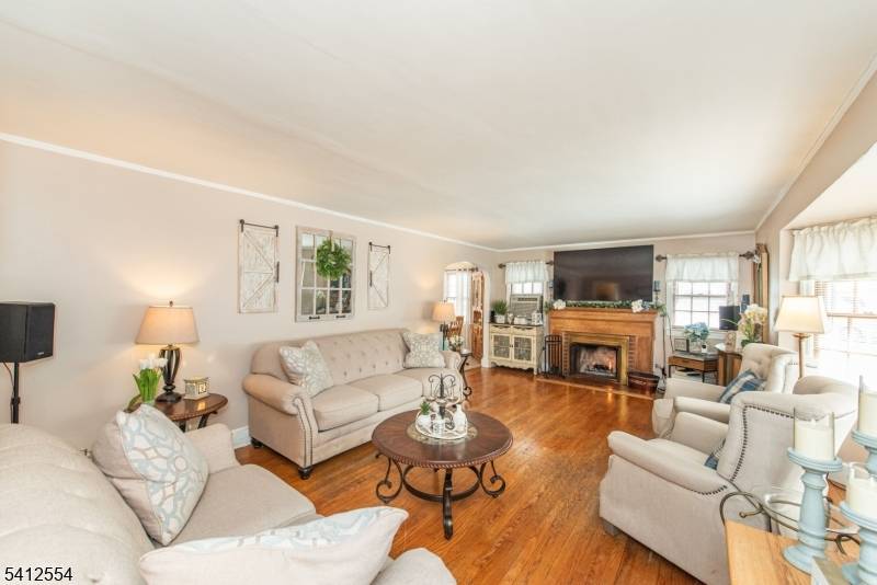 207 Westville Ave, West Caldwell Twp., NJ 07006