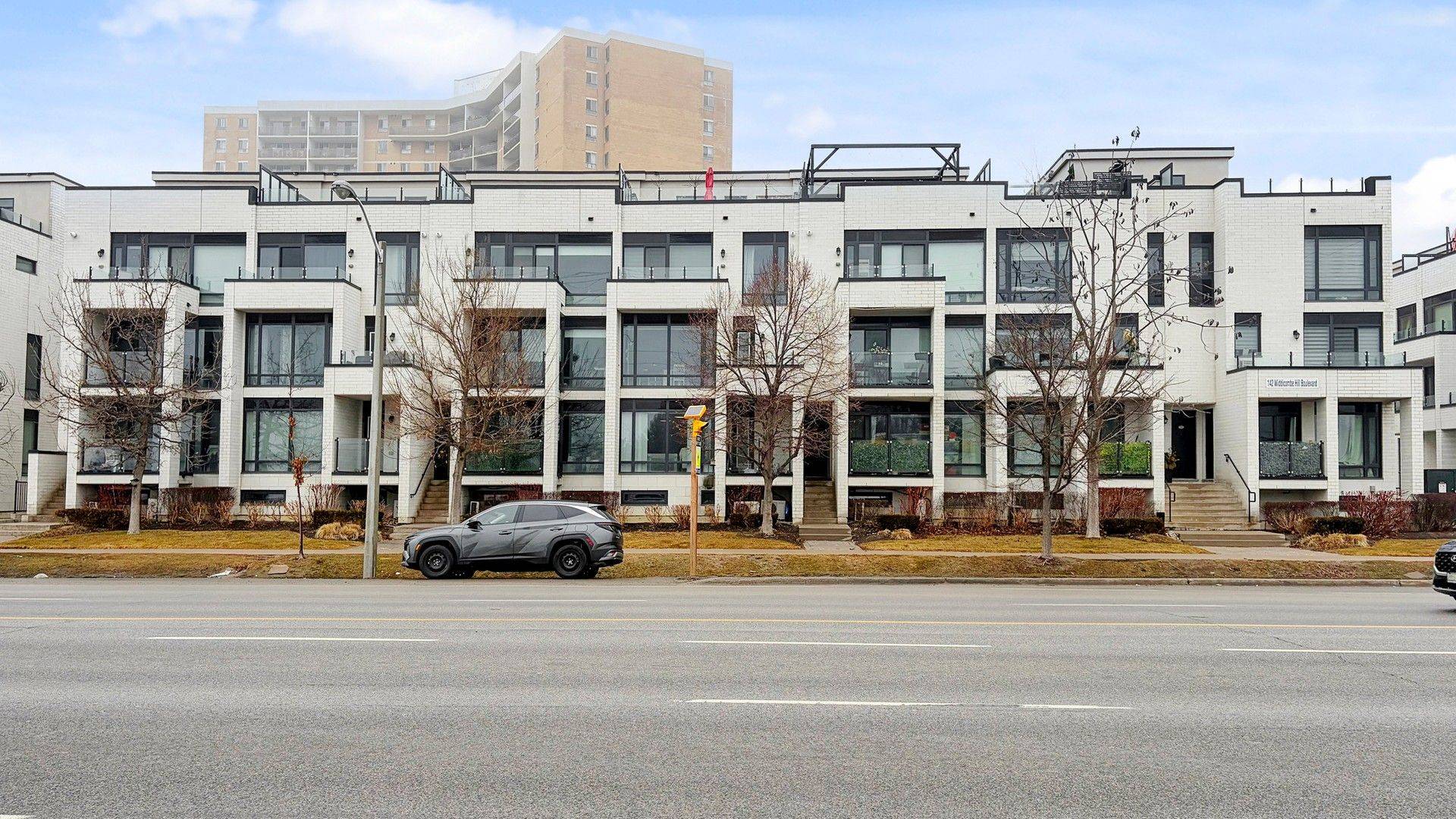 142 Widdicombe Hill BLVD #511, Toronto W09, ON M9R 0A9