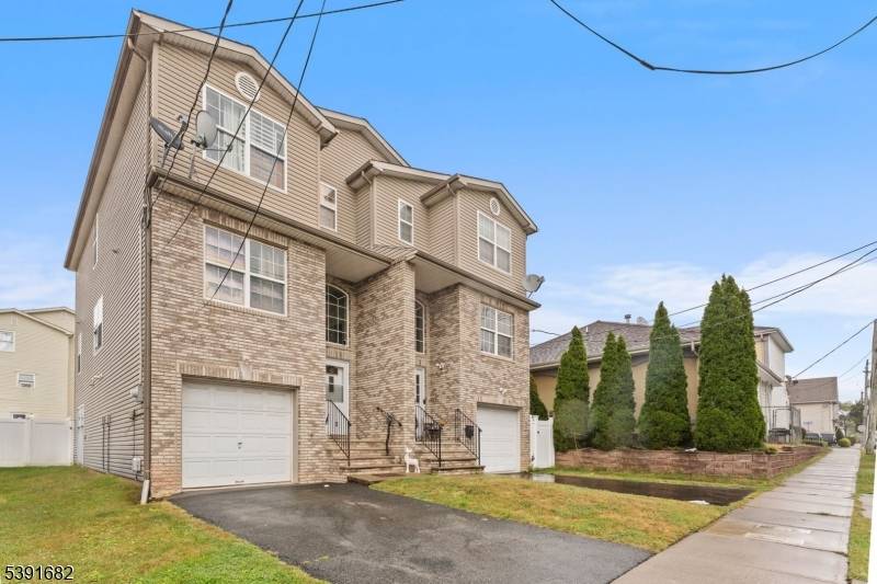 42 Randolph St, Carteret Boro, NJ 07008