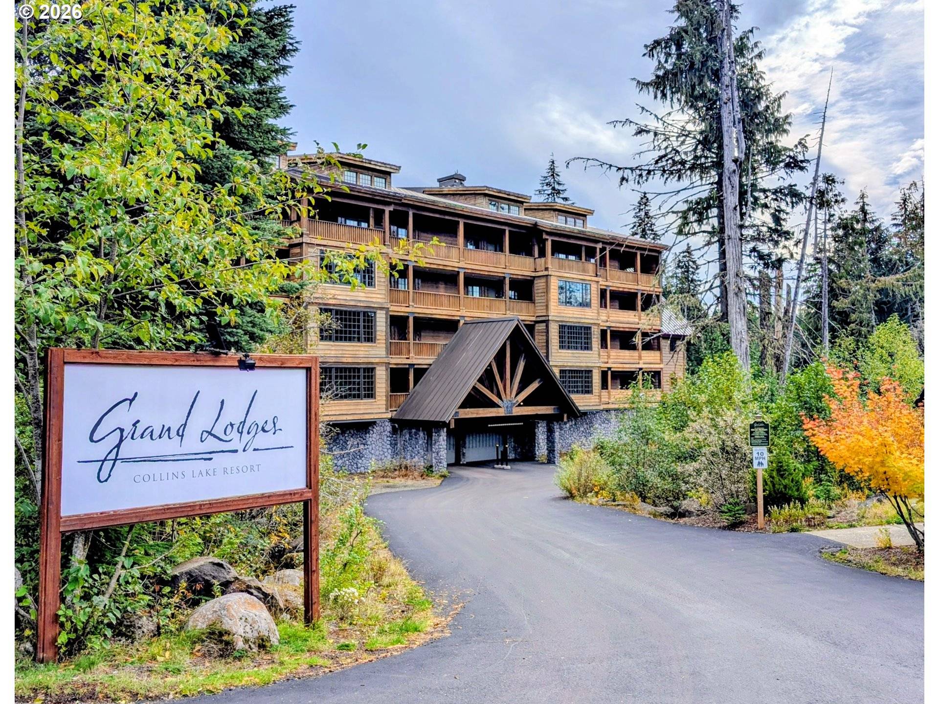 31250 E COLLINS LAKE RD #6, Government Camp, OR 97028