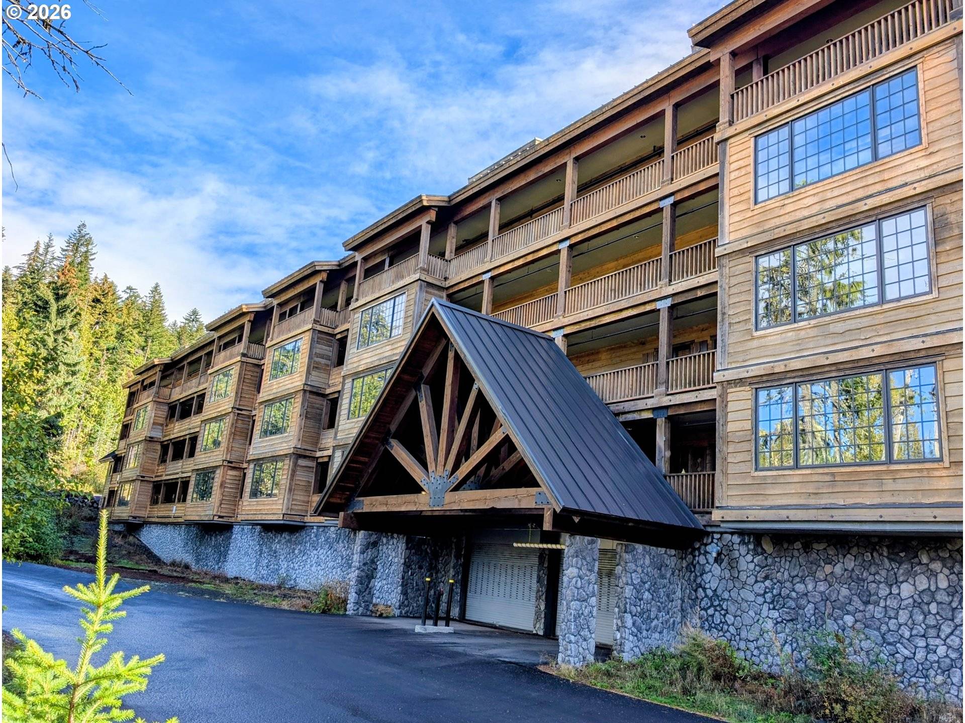 31250 E COLLINS LAKE RD #6, Government Camp, OR 97028