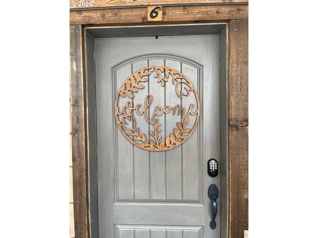 31250 E COLLINS LAKE RD #6, Government Camp, OR 97028