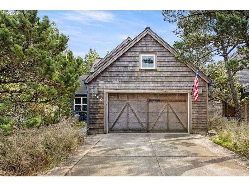 5700 BAREFOOT LN, Pacific City, OR 97135