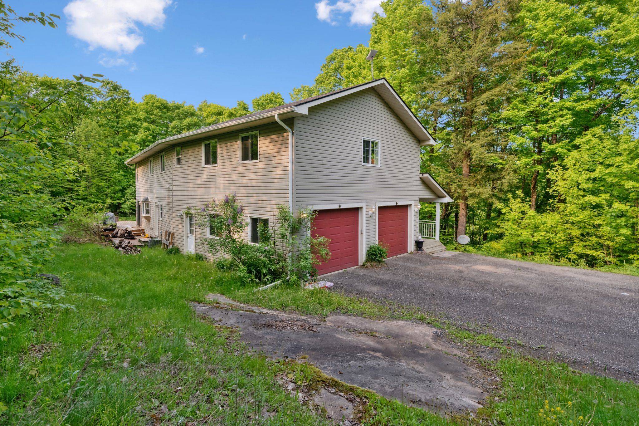 1030 Purbrook RD, Bracebridge, ON P1L 1X3