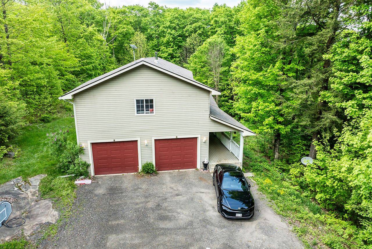 1030 Purbrook RD, Bracebridge, ON P1L 1X3