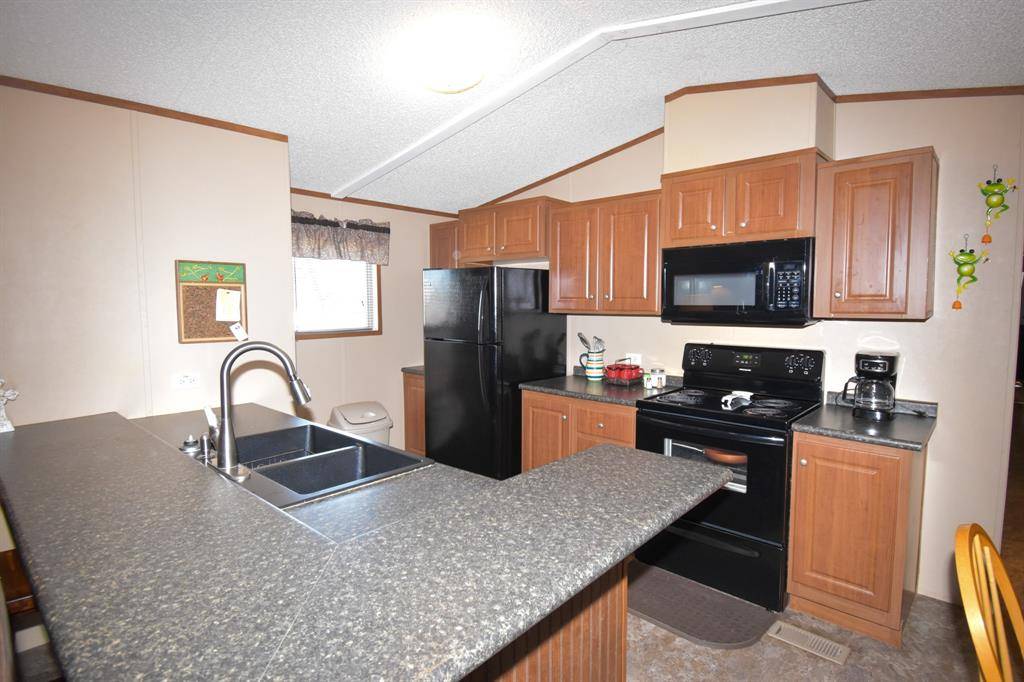 1603 S Oak Street, Brady, TX 76825