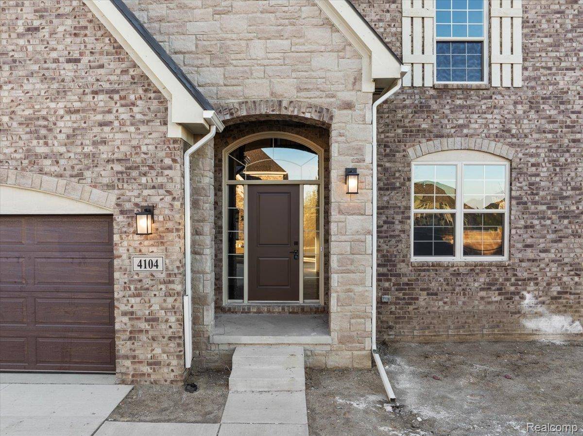 42435 Magnolia DR, Sterling Heights, MI 48314