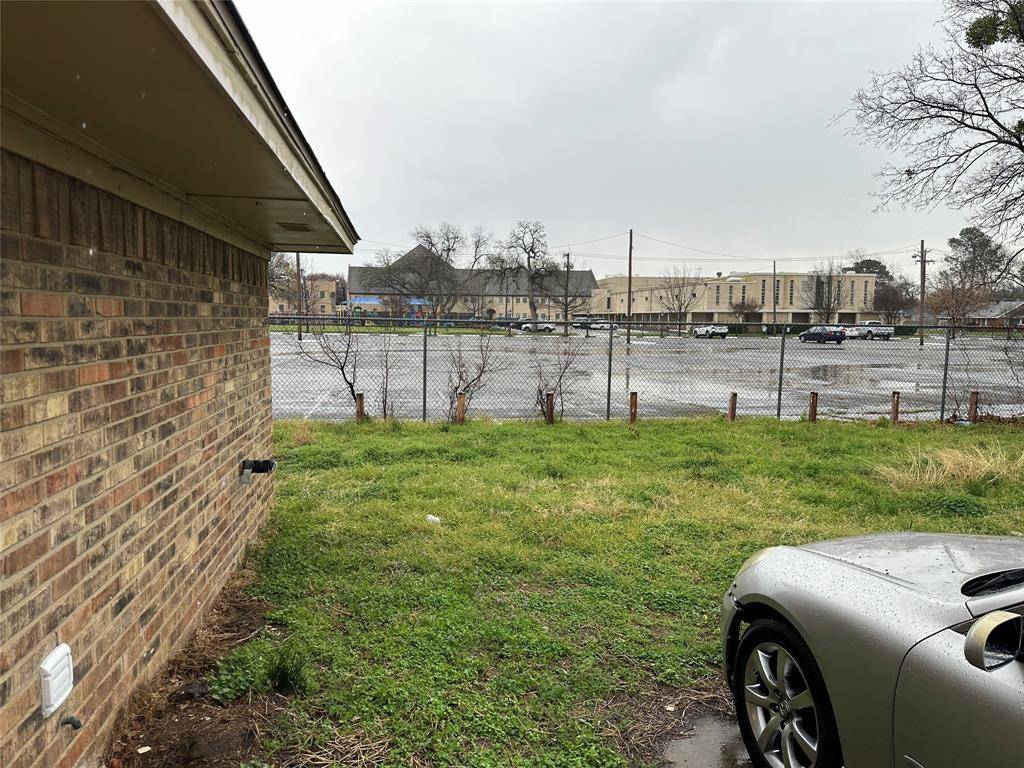 210 W 4th Street, Irving, TX 75060