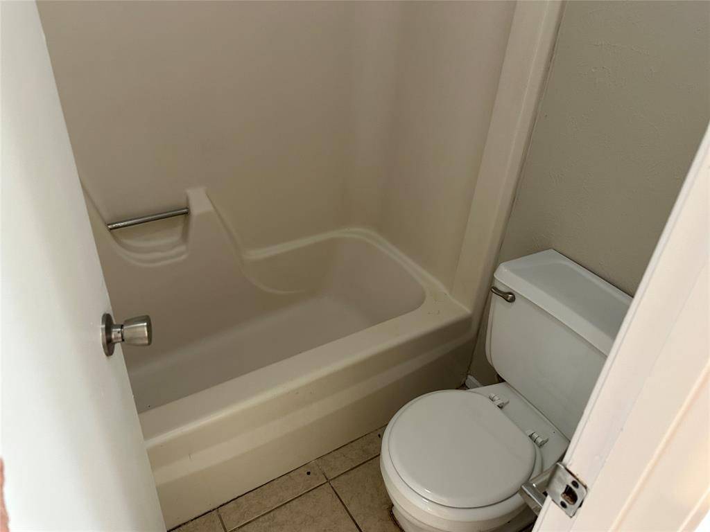 210 W 4th Street, Irving, TX 75060