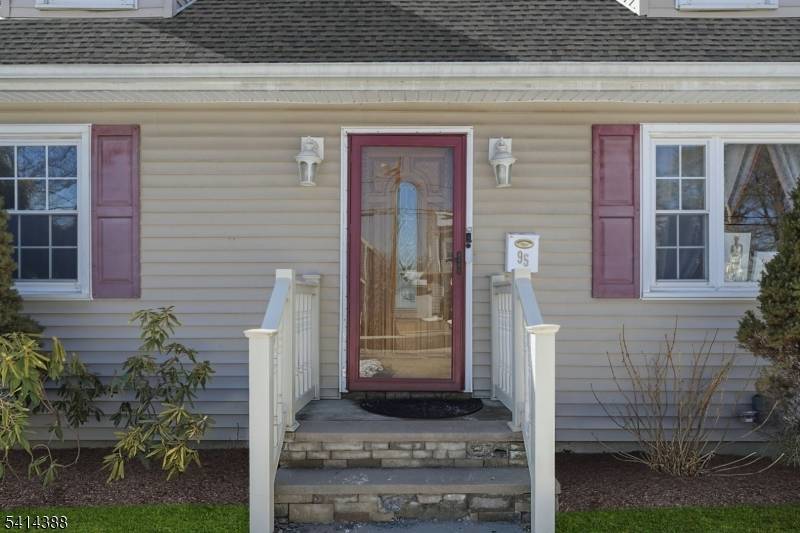 95 Cedar Ave, Hackensack City, NJ 07601