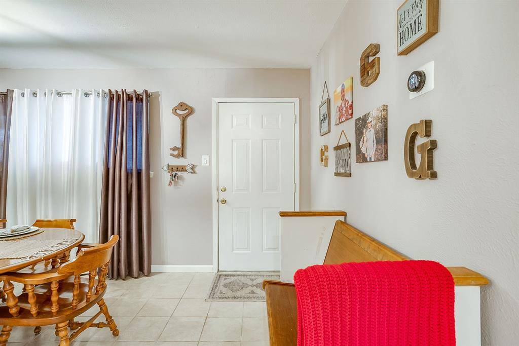 312 Gardenia Court, Burleson, TX 76028