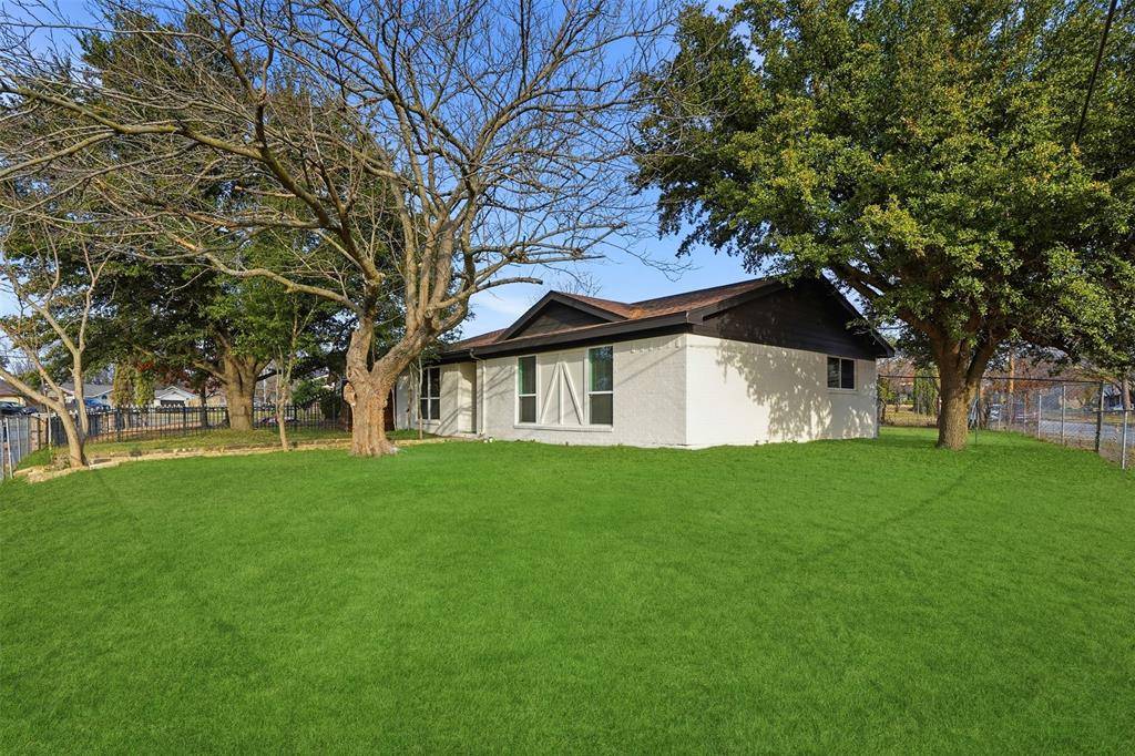 8949 Shorelark Drive, Dallas, TX 75217