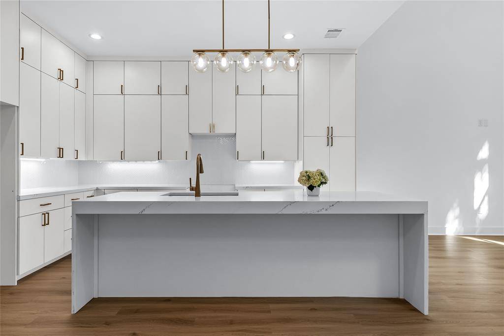 2432/2434 Douglas Avenue, Dallas, TX 75219