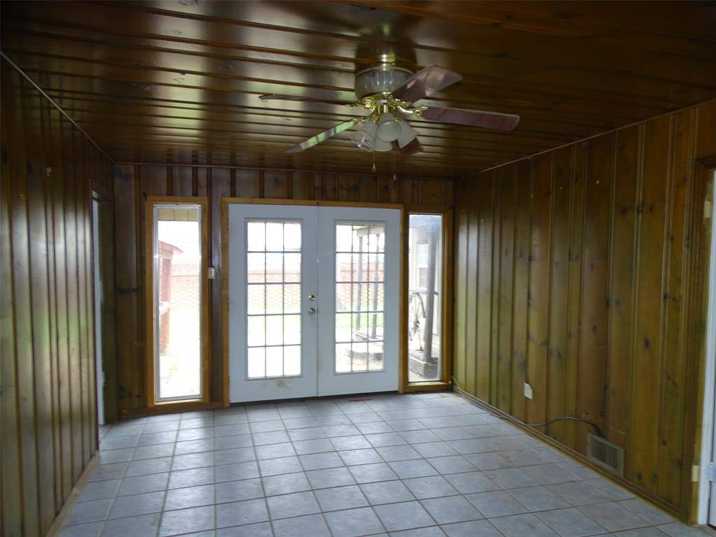 1305 W Elliott Street, Breckenridge, TX 76424