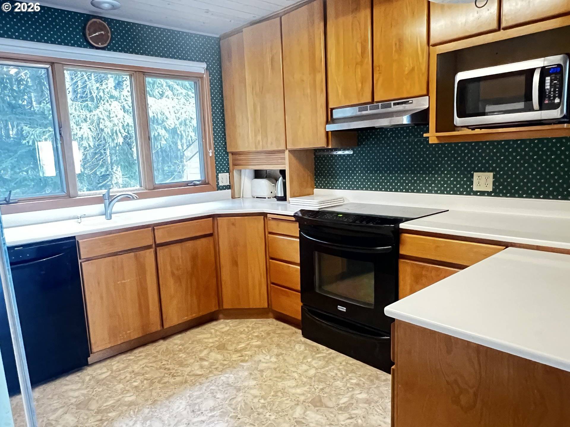 94444 LINDA LN, Gold Beach, OR 97444