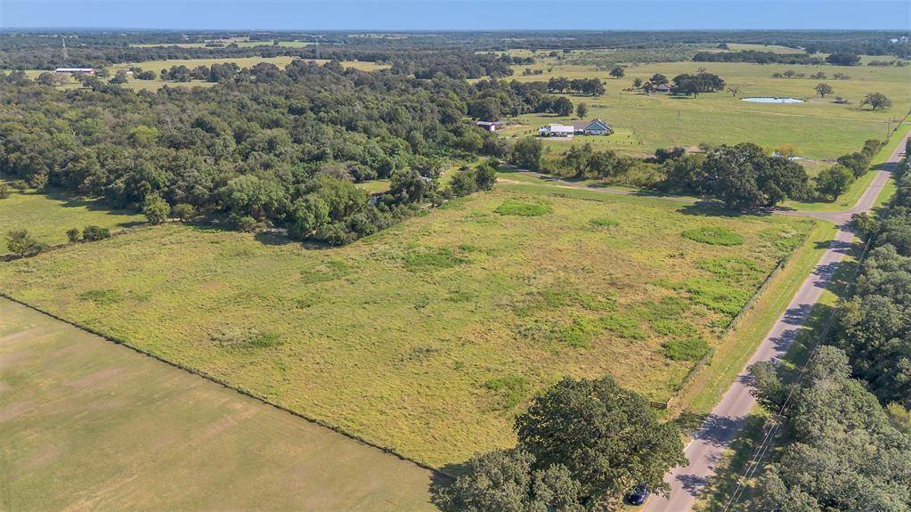 8900 Old Highway, Calvert, TX 77837