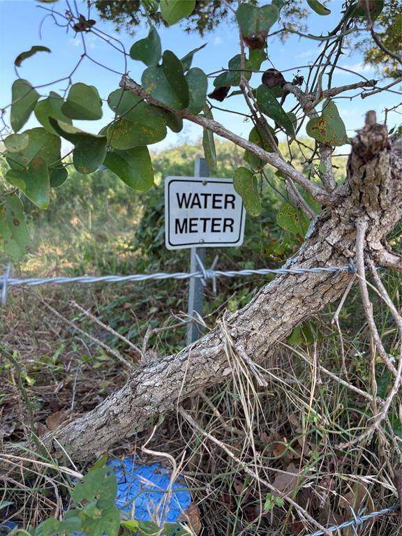 8900 Old Highway, Calvert, TX 77837