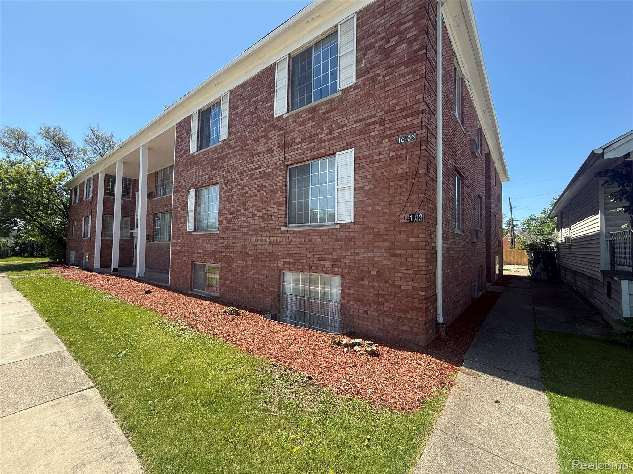 10101 Cadieux RD, Detroit, MI 48224