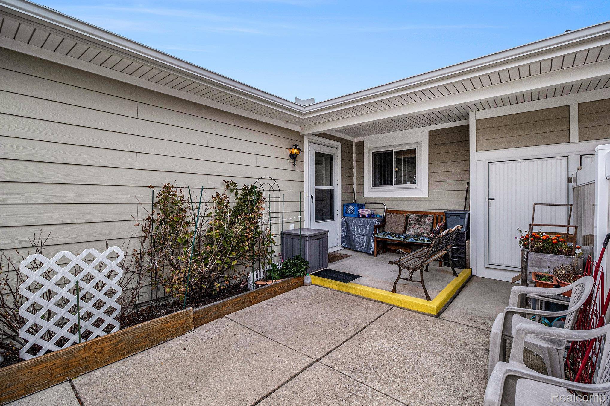 39824 Village Wood CIR, Novi, MI 48375