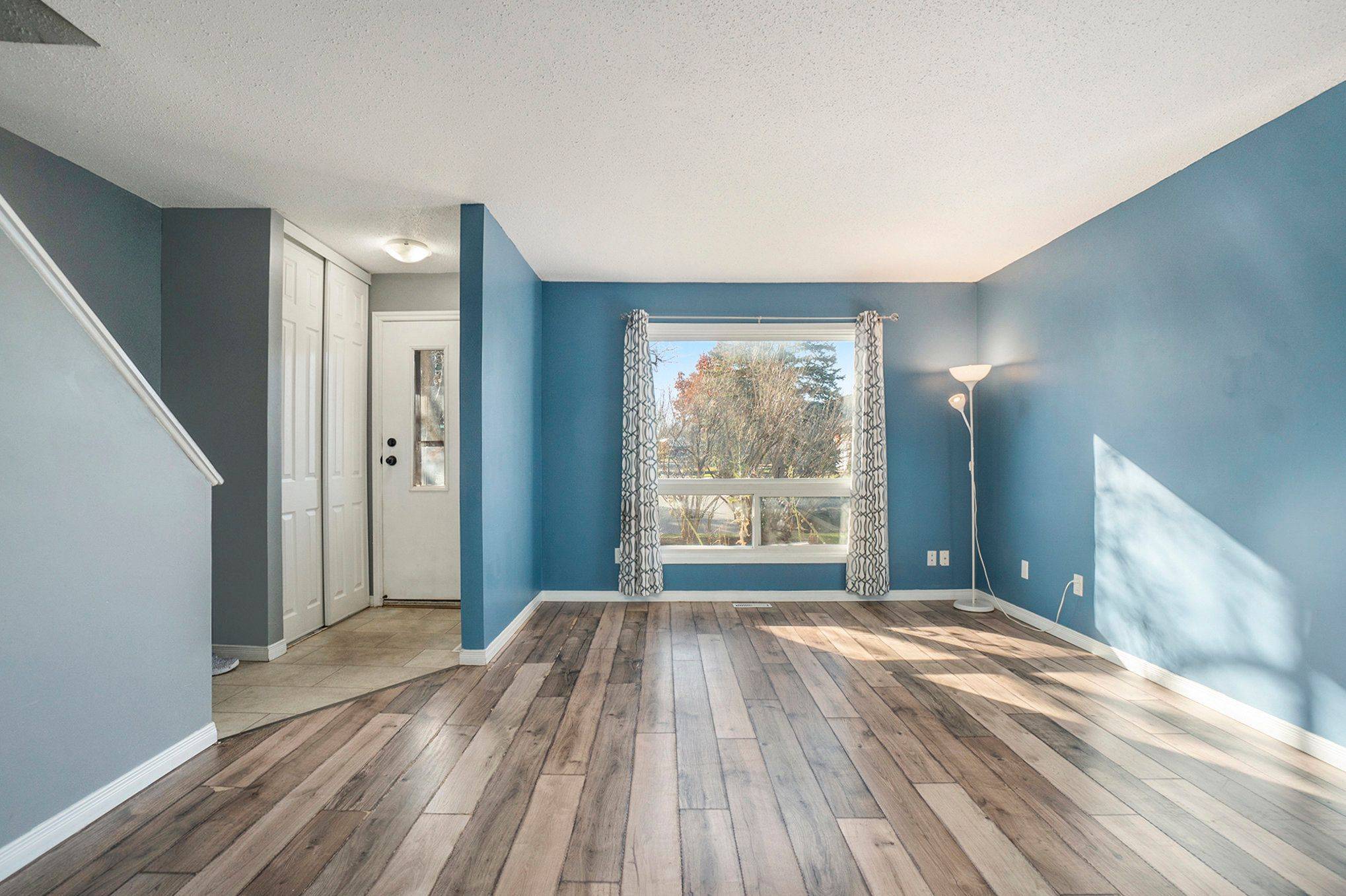 6 Henfield AVE #D, Barrhaven, ON K2J 1P2