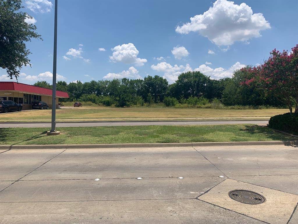 1010 E Broad Street, Mansfield, TX 76063