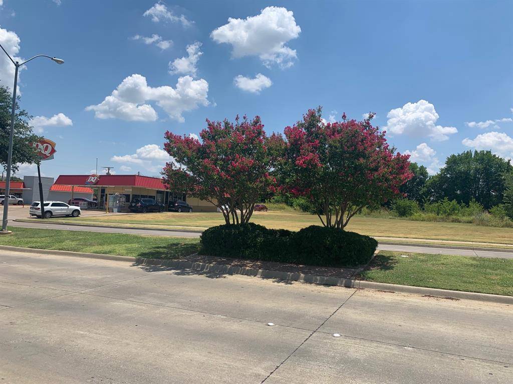 1010 E Broad Street, Mansfield, TX 76063