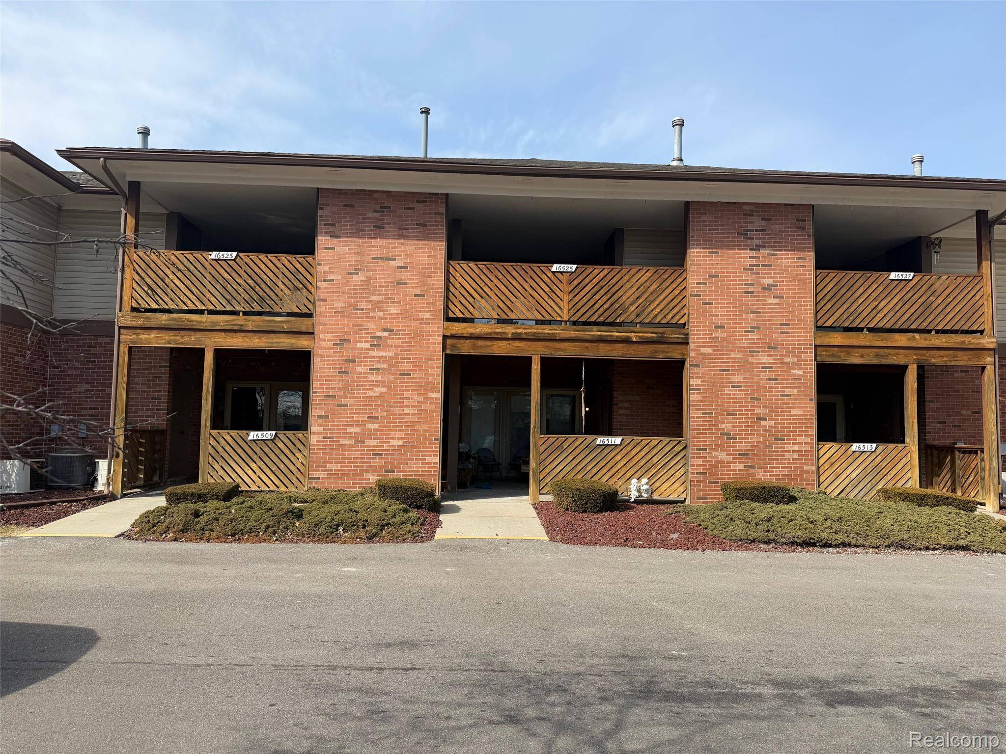 16525 WOODLANE #138, Fraser, MI 48026