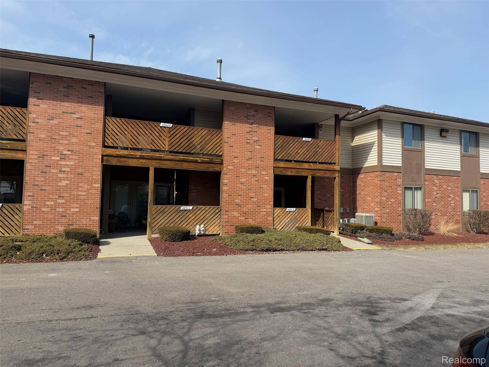 16525 WOODLANE #138, Fraser, MI 48026