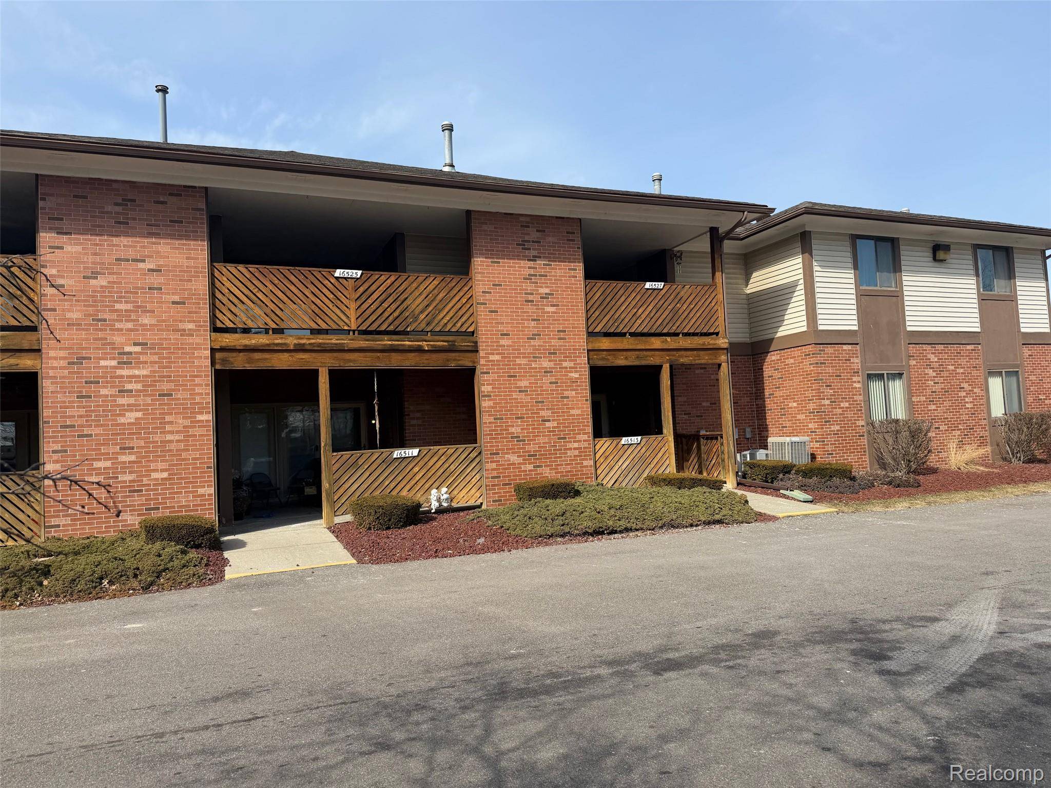 16525 WOODLANE #138, Fraser, MI 48026