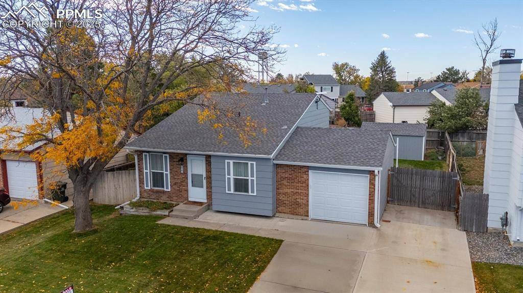 704 Madison WAY, Bennett, CO 80102