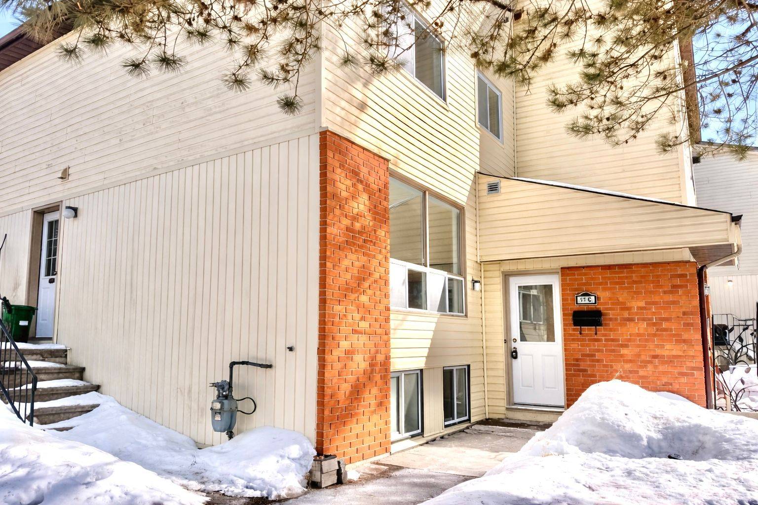 11C Sonnet CRES, Bells Corners And South To Fallowfield, ON K2H 8W8