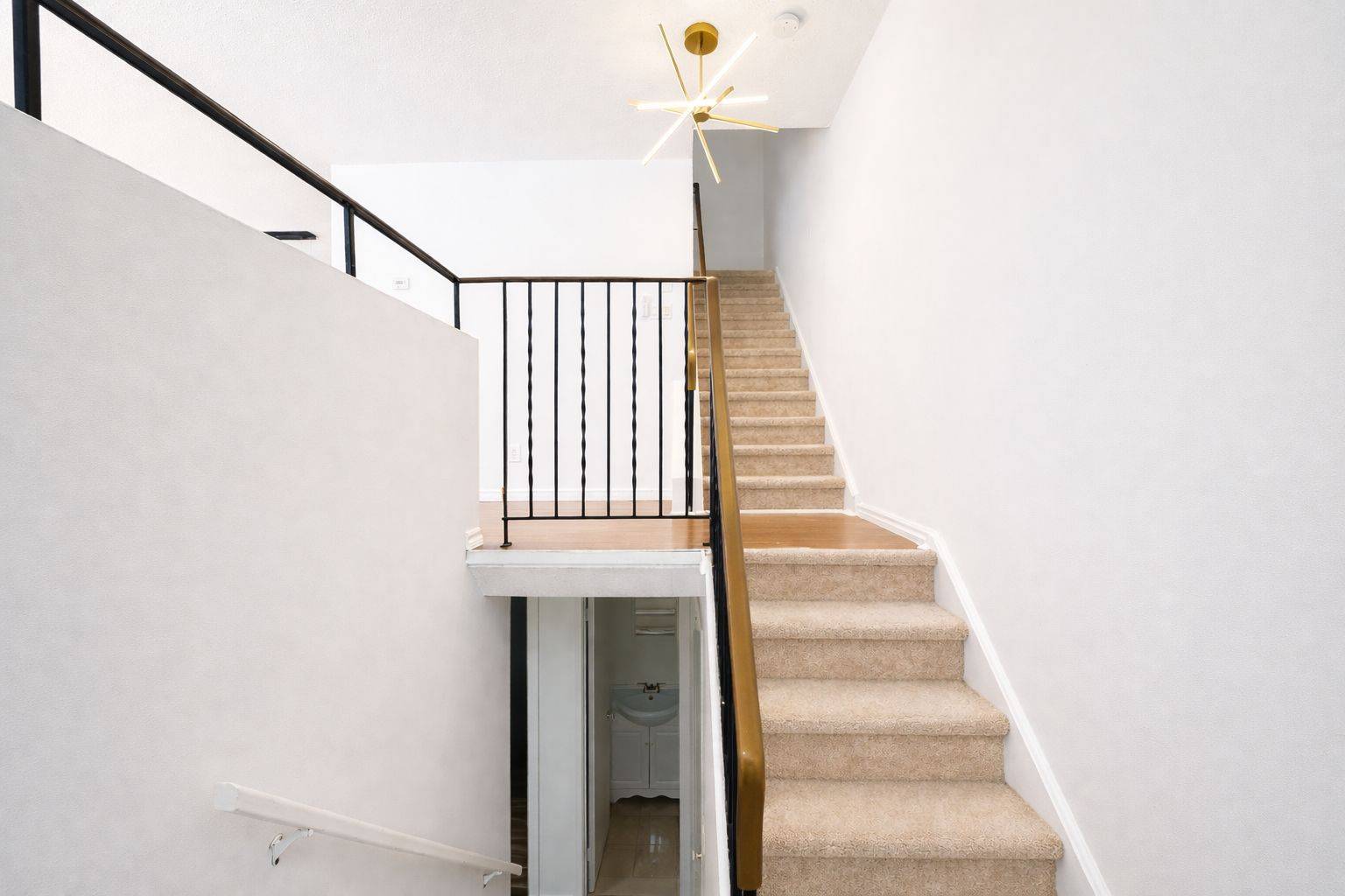 11C Sonnet CRES, Bells Corners And South To Fallowfield, ON K2H 8W8