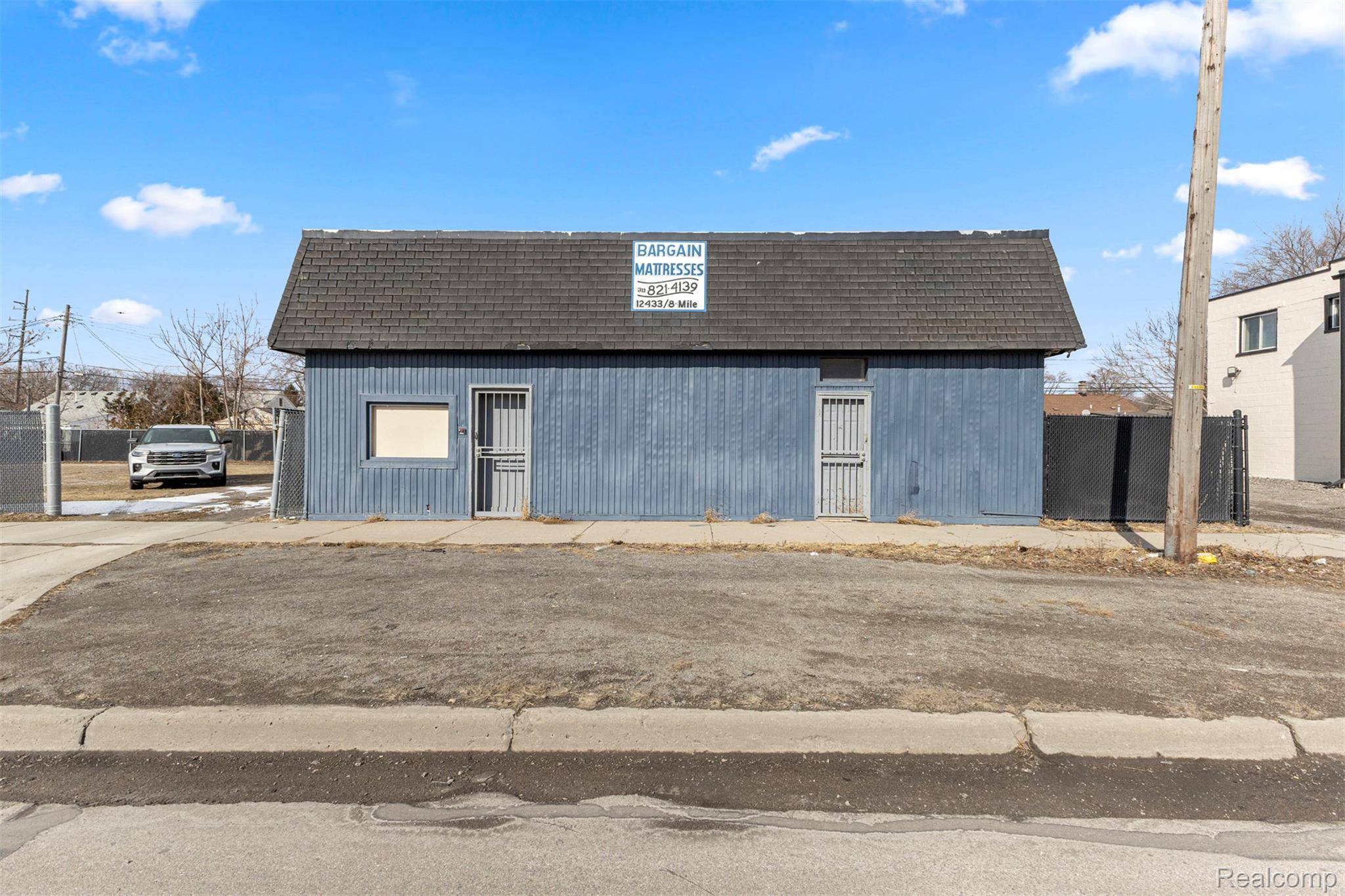 12434 8 Mile RD, Warren, MI 48089