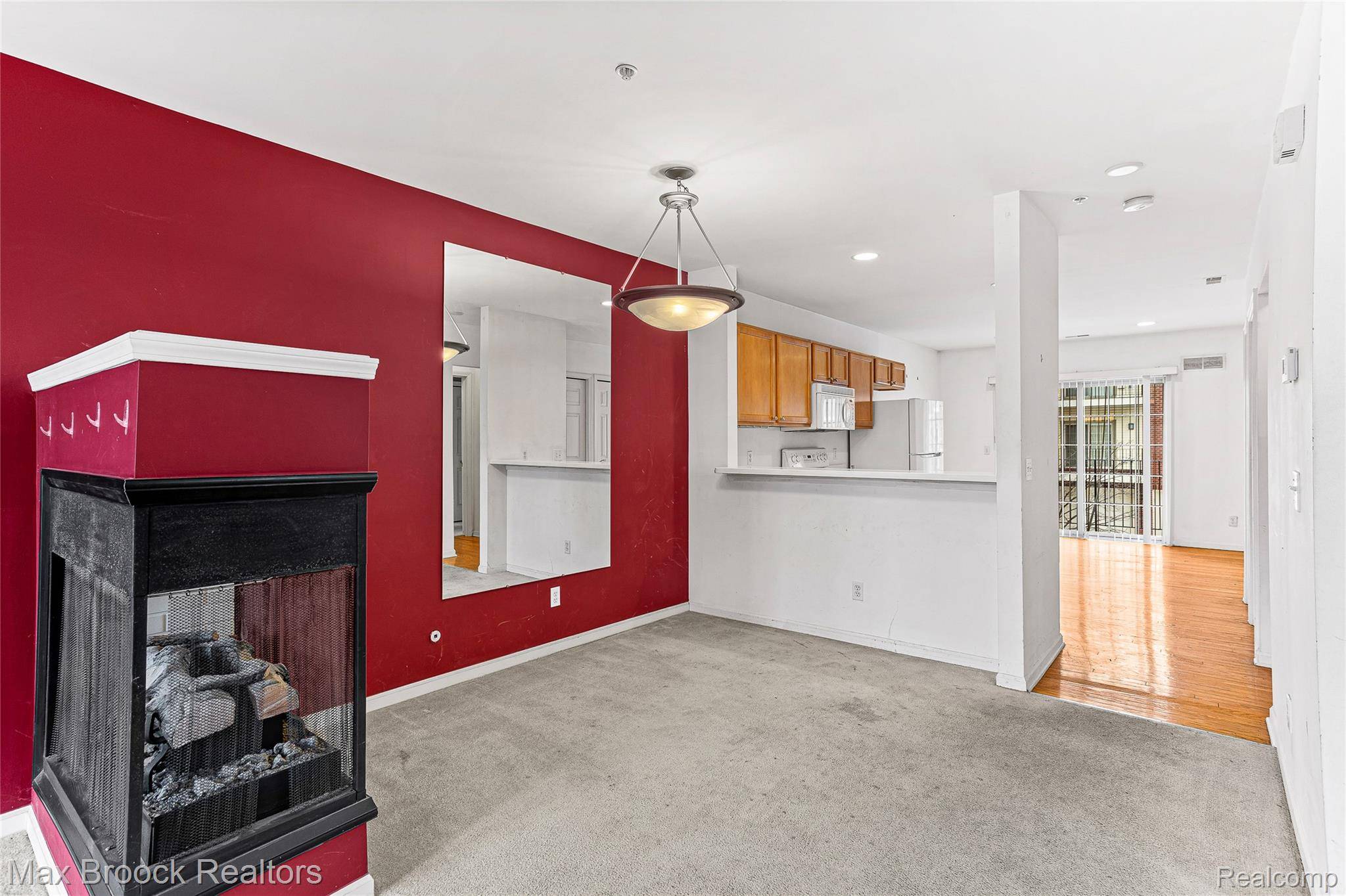 3086 CAMDEN DR, Troy, MI 48084