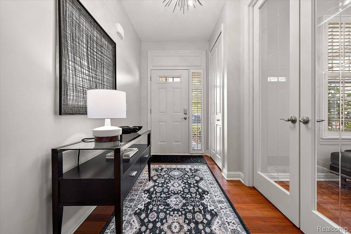 4404 Navin Field LN, Troy, MI 48085