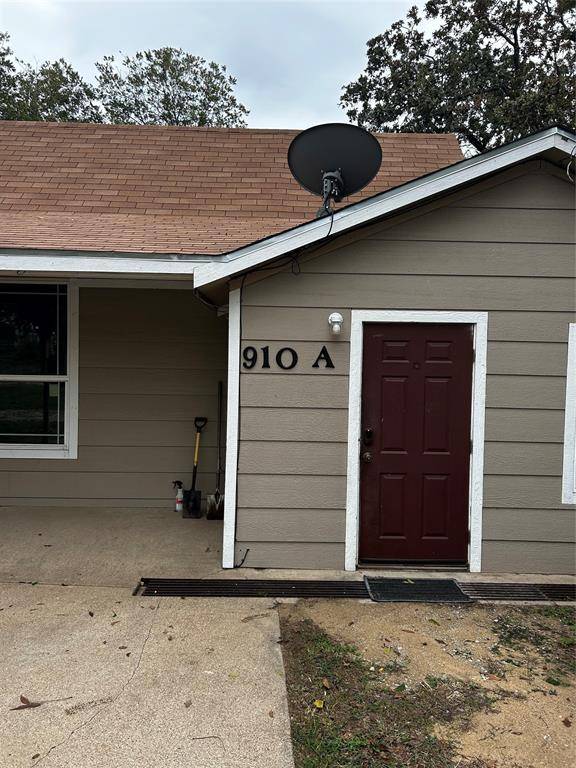 910 W Long Street, Stephenville, TX 76401