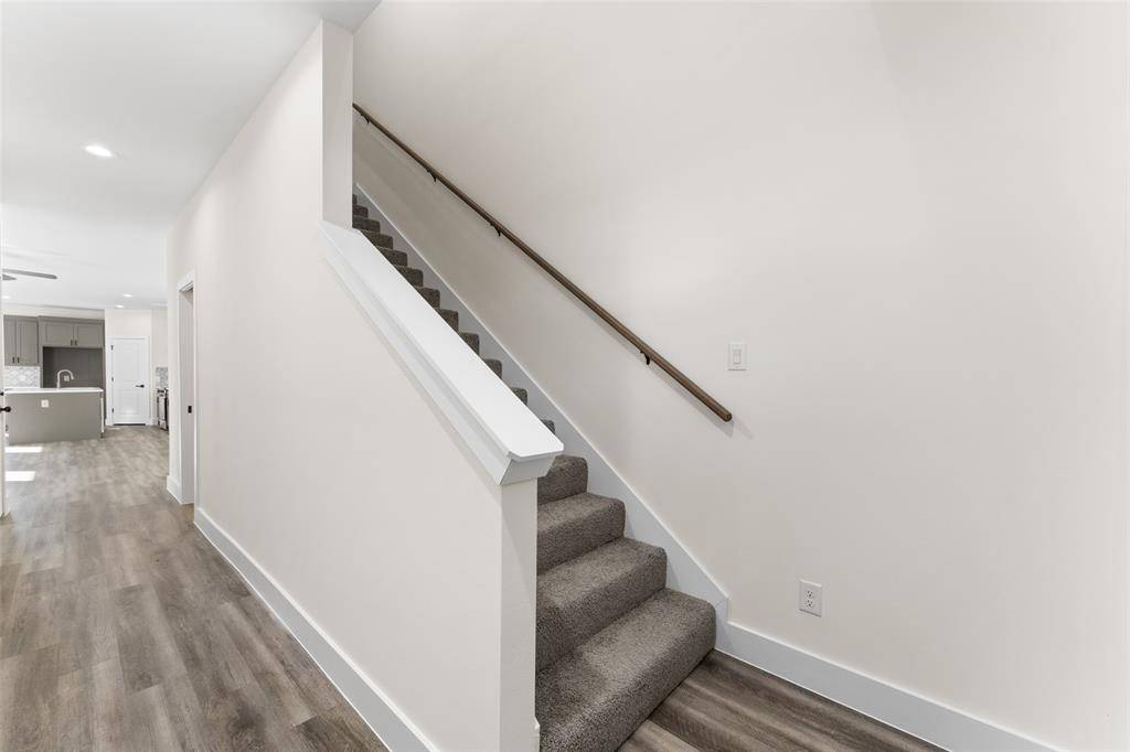 501 N Moore Street, Dallas, TX 75203