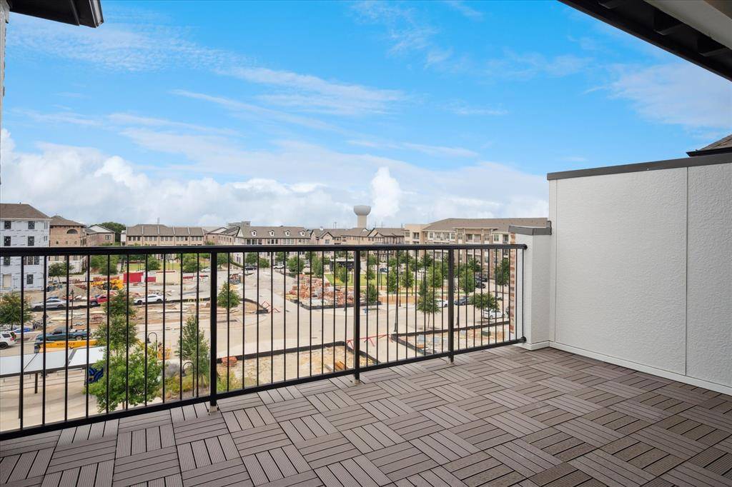 14954 Oak Street, Addison, TX 75001